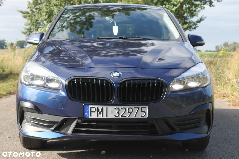 BMW Seria 2 216d - 8