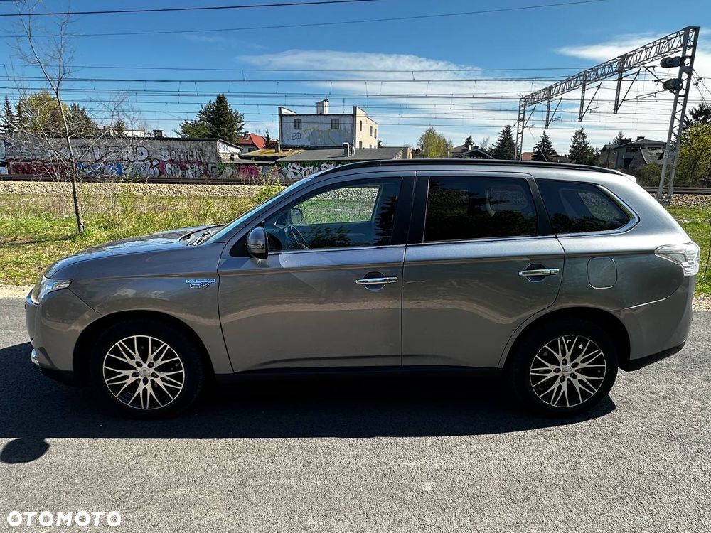 Mitsubishi Outlander Instyle NAVI - 6