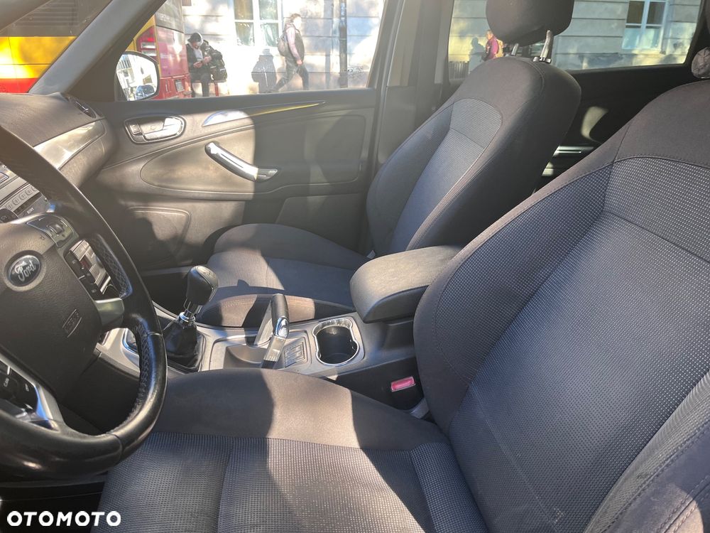 Ford S-Max - 14