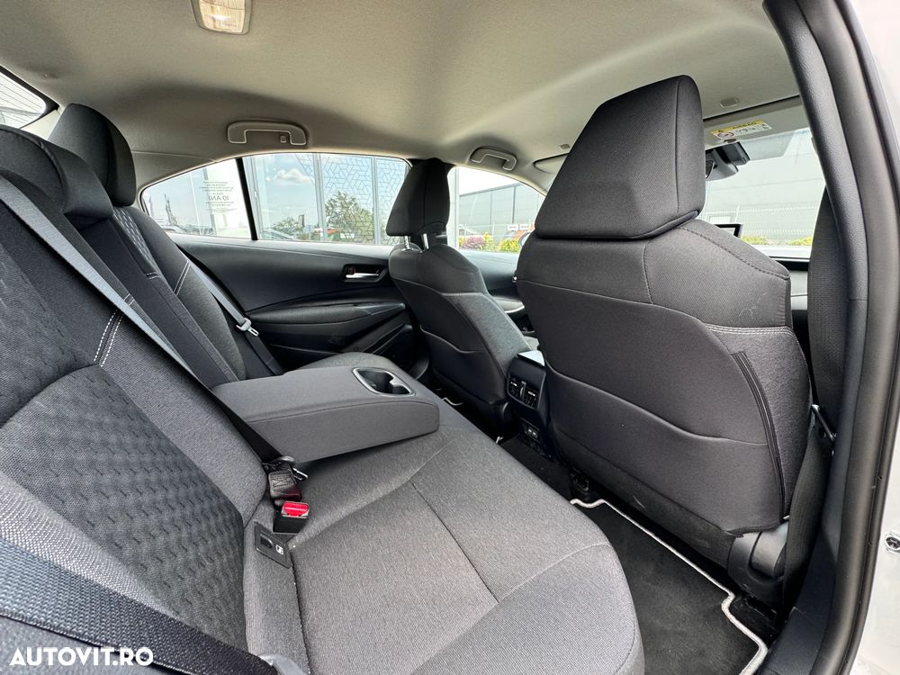 Toyota Corolla 1.8 HSD Business - 26