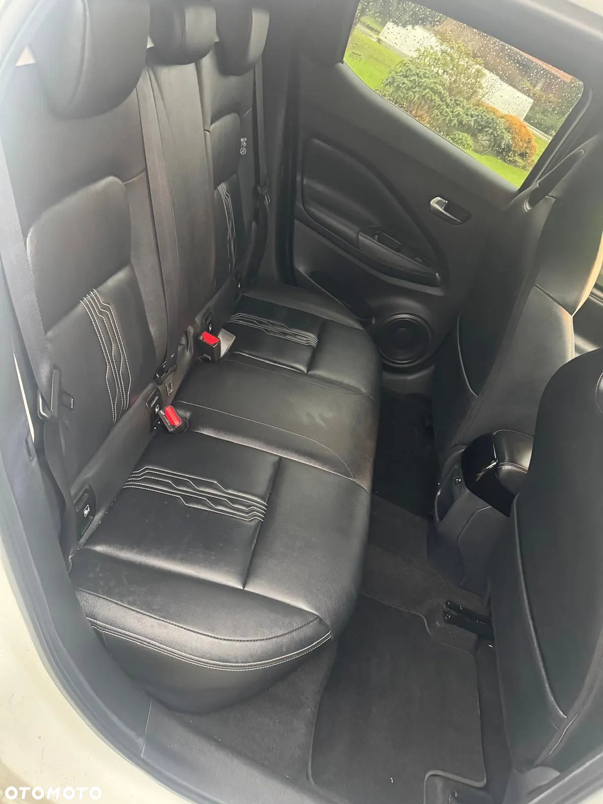 Nissan Juke 1.6 Hybrid 4AMT Premiere Edition - 6