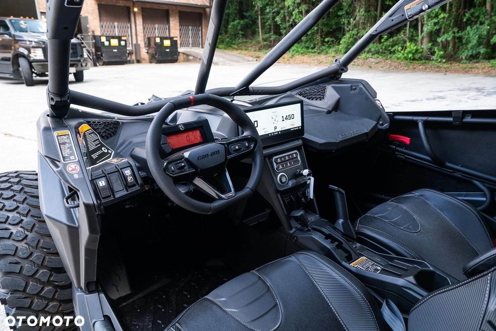 Can-Am Maverick - 8
