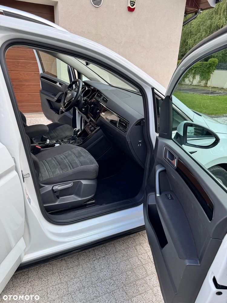 Volkswagen Touran - 10