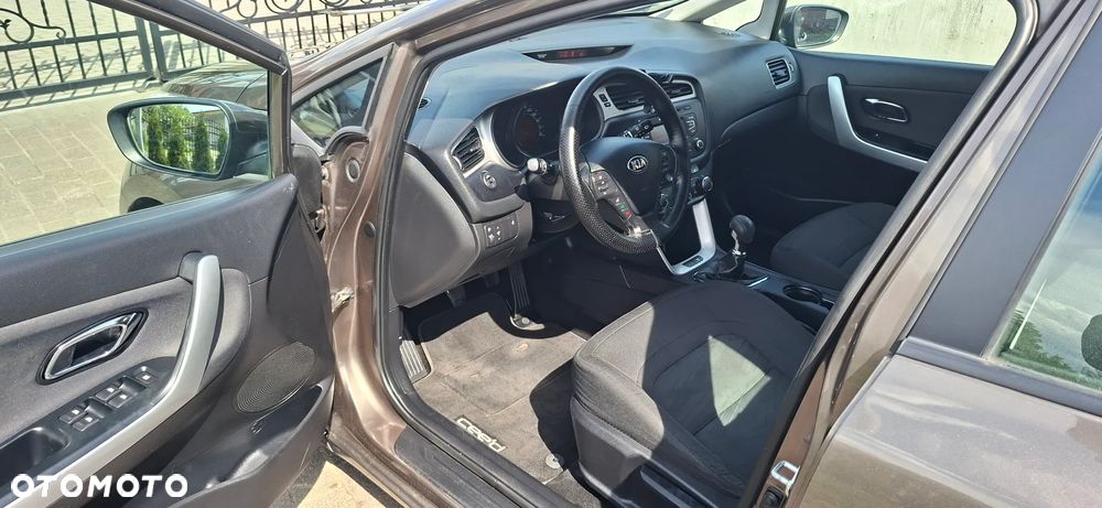Kia Ceed 1.6 GDI Vision - 6