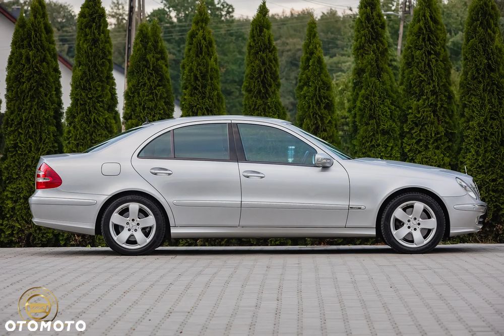 Mercedes-Benz Klasa E 500 4-Matic Avantgarde - 17