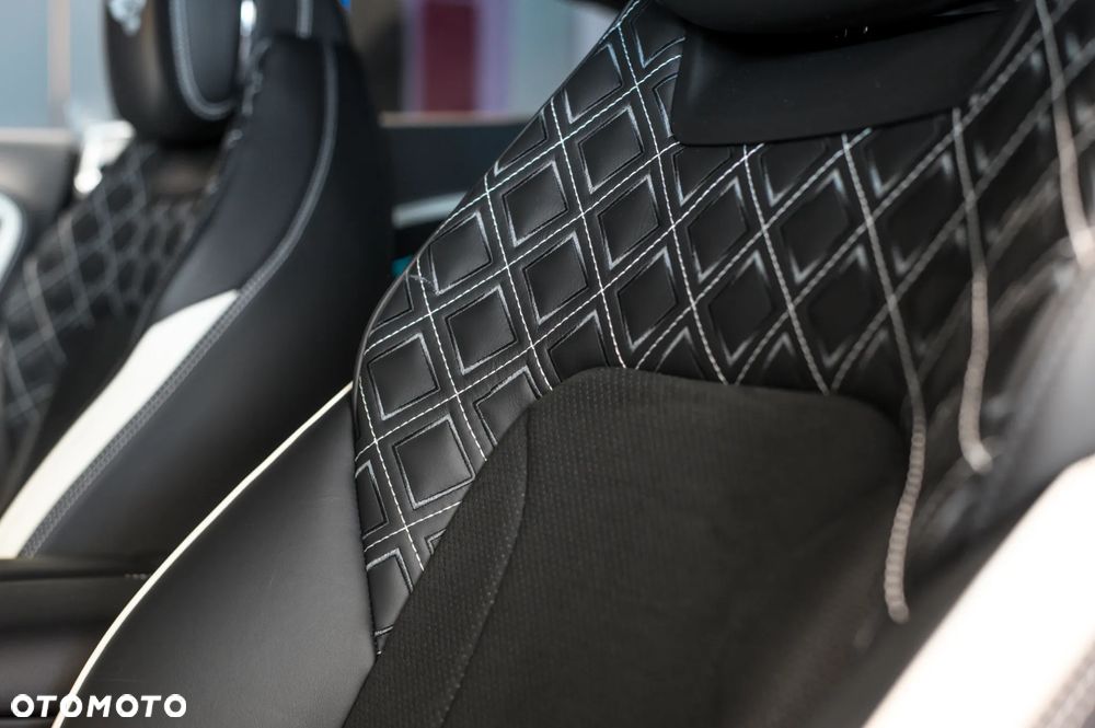 Bentley Continental GT - 15