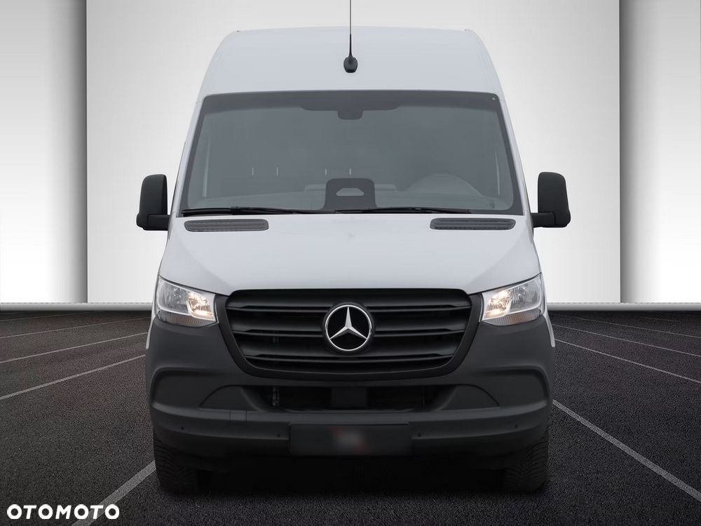 Mercedes-Benz Sprinter - 4