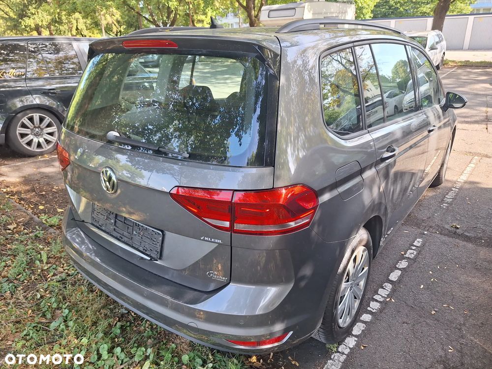 Volkswagen Touran 2.0 TDI DPF BlueMotion Technology Comfortline - 8