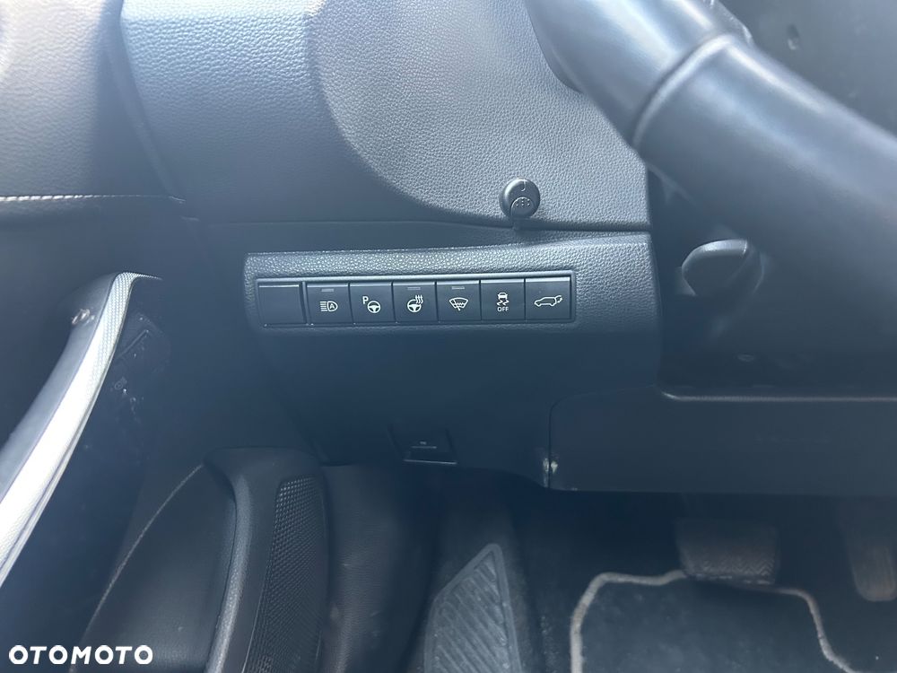 Toyota Corolla 2.0 Hybrid Executive - 28