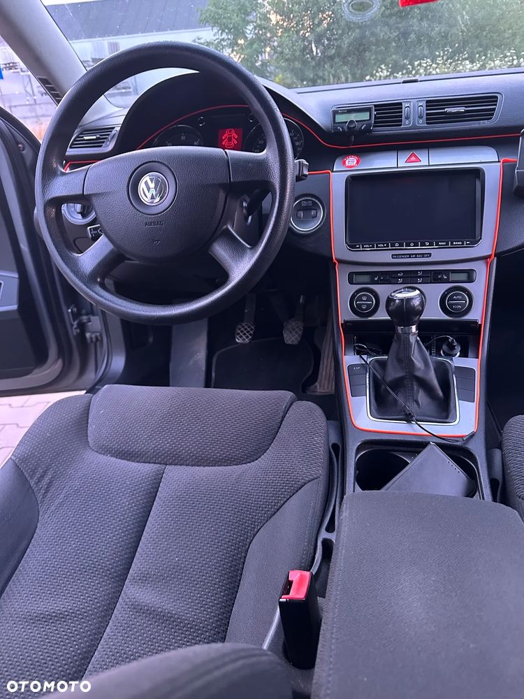 Volkswagen Passat - 28