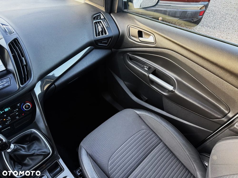 Ford Kuga 2.0 TDCi 4x2 Titanium - 22