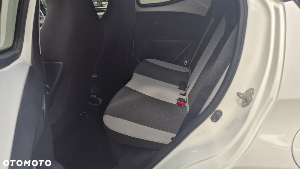 Toyota Aygo x-clusiv - 13