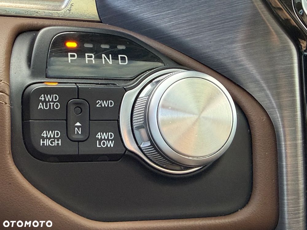 RAM 1500 Crew Cab Longhorn - 40
