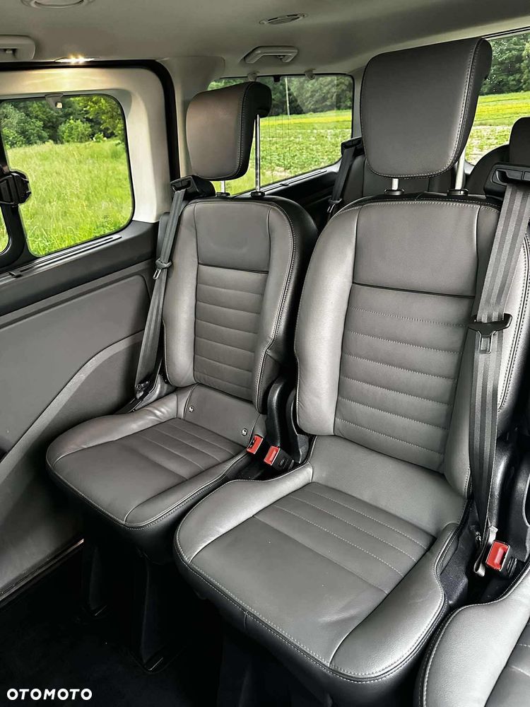 Ford Tourneo Custom - 24