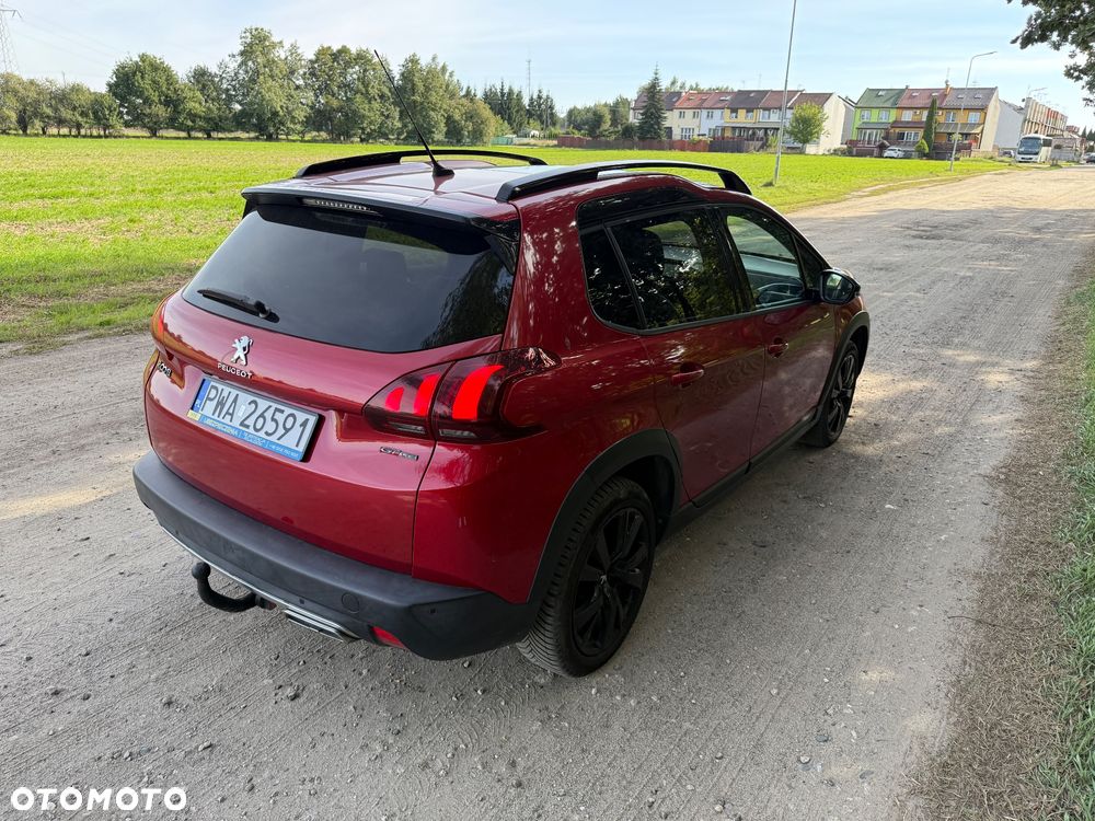 Peugeot 2008 1.2 Pure Tech Allure S&S - 19