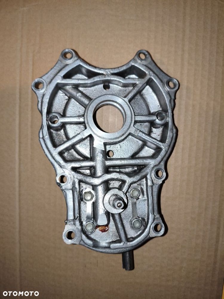 Podpora wału korbowego z pompą oleju Dniepr MT K650