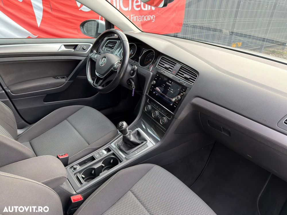 Volkswagen Golf 1.6 TDI SCR Comfortline - 26