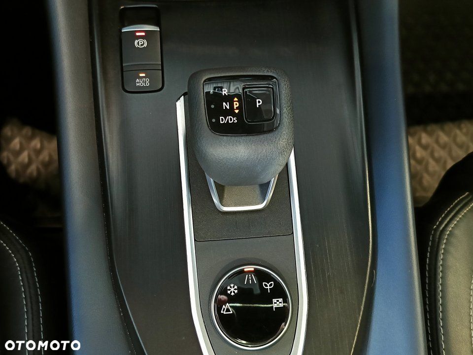 Nissan Qashqai - 25