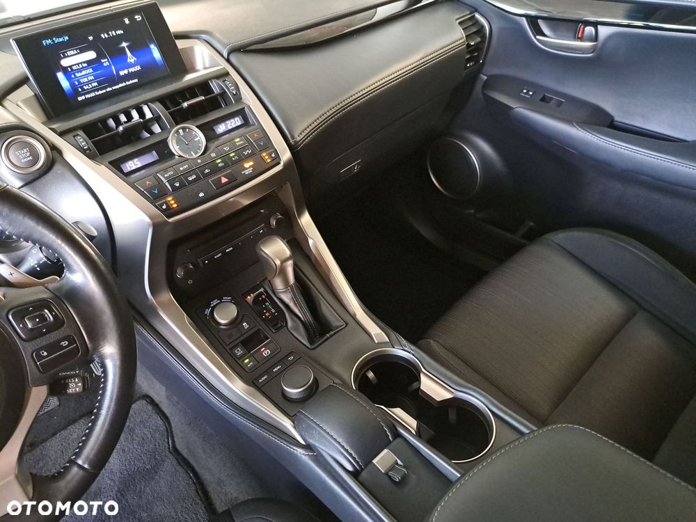 Lexus NX 200t Elite AWD - 27