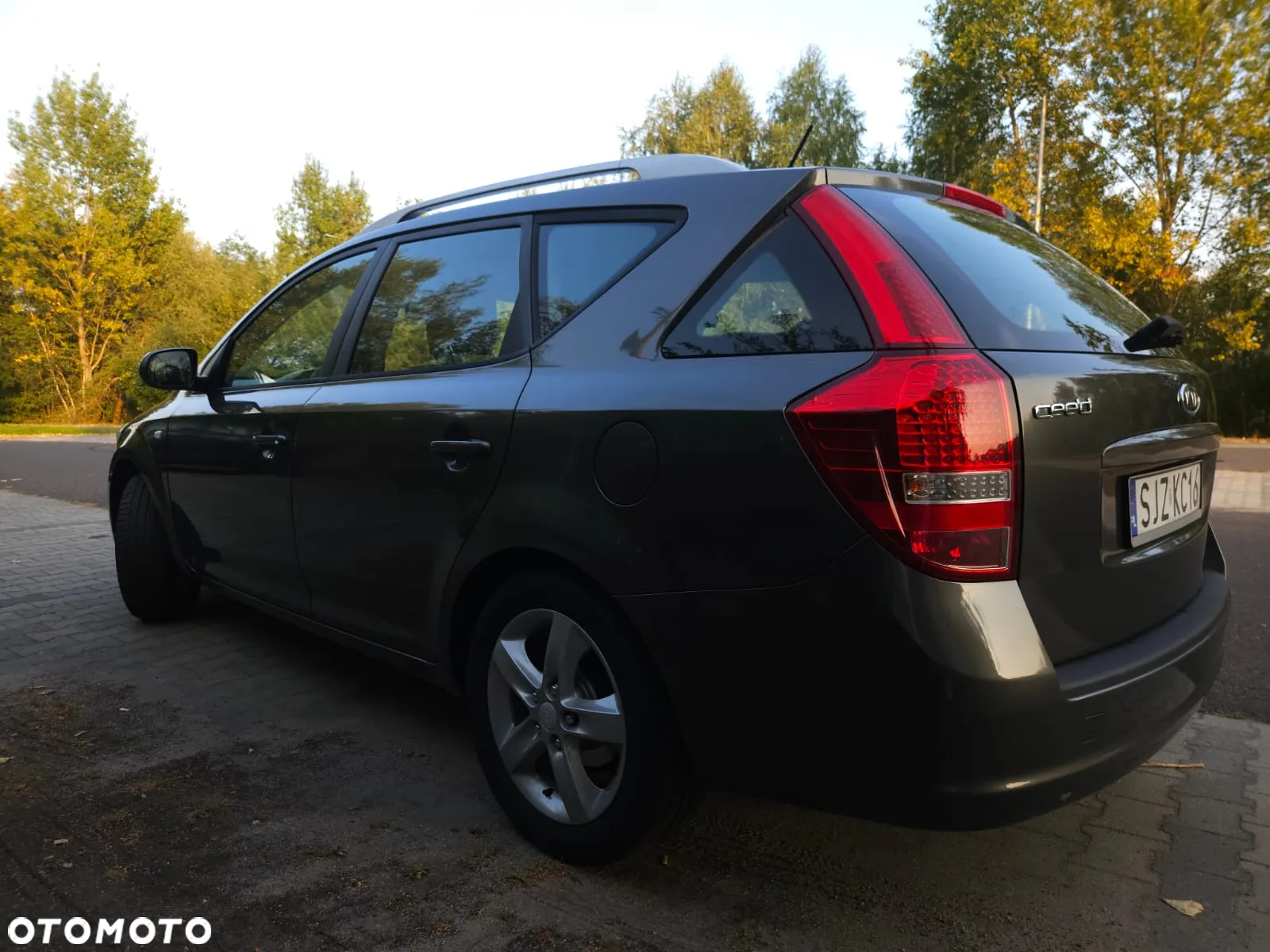 Kia Ceed 1.4 CVVT SW Dream-Team Edition - 14