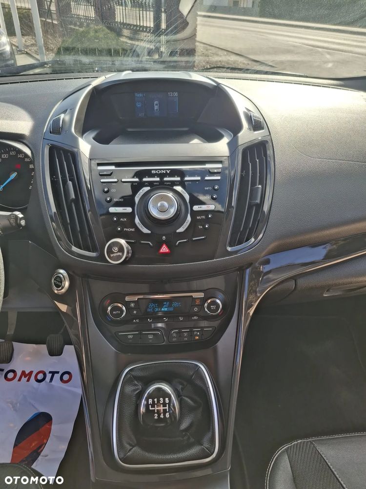 Ford Kuga 1.6 EcoBoost 2x4 Titanium - 23