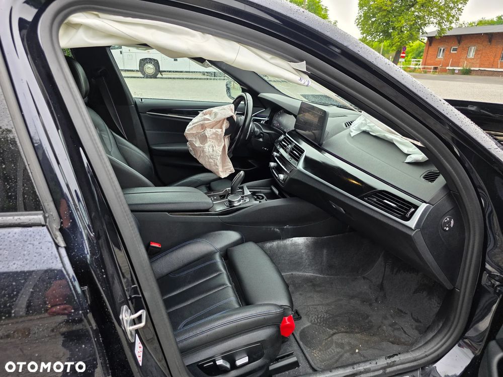 BMW Seria 5 530d mHEV M Sport sport - 12