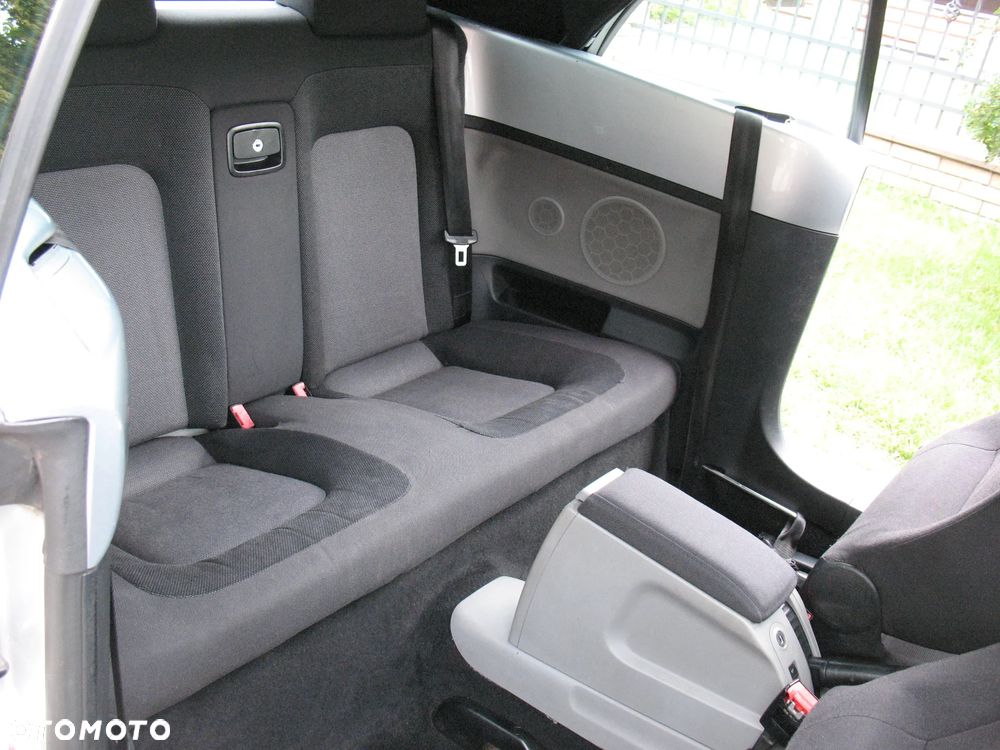 Volkswagen New Beetle 1.6 - 11