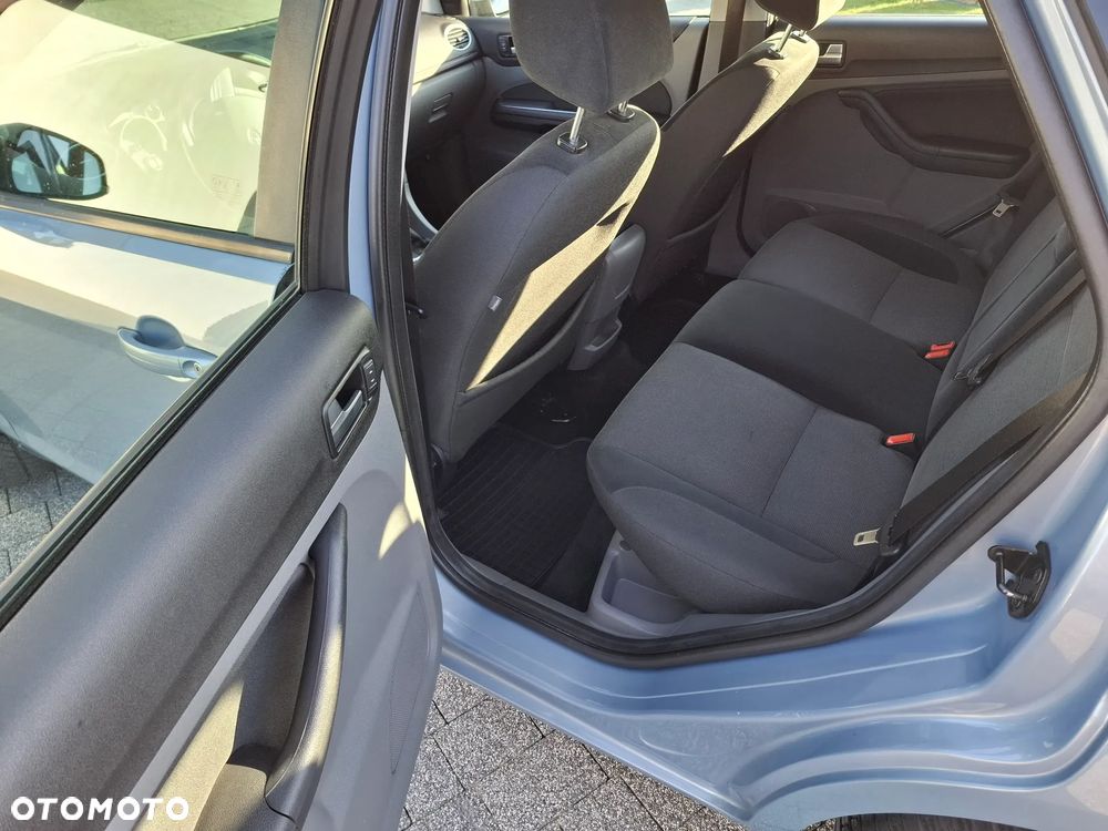 Ford Focus 1.6 16V Ghia - 11
