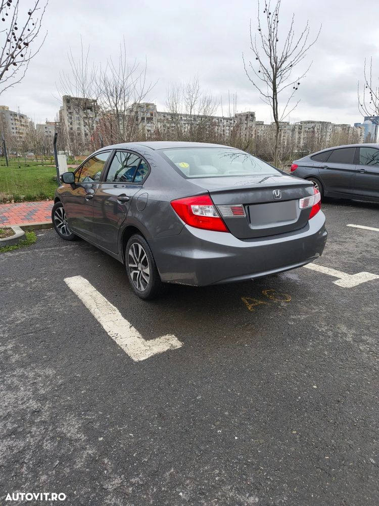Honda Civic 1.8 MT LS - 12
