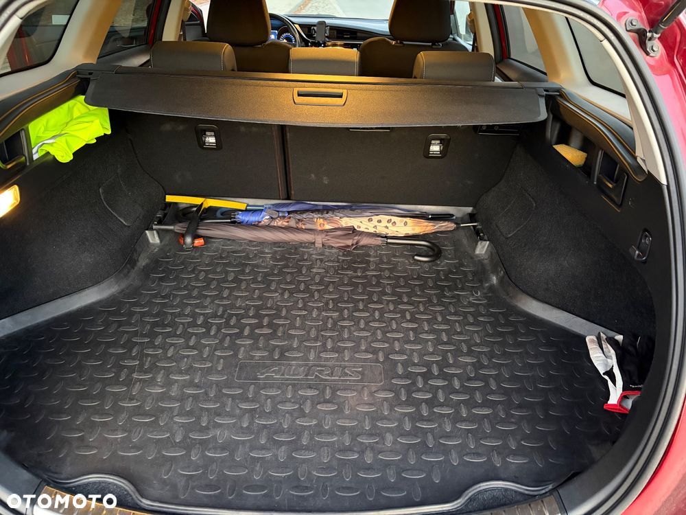 Toyota Auris Hybrid 135 Selection - 21