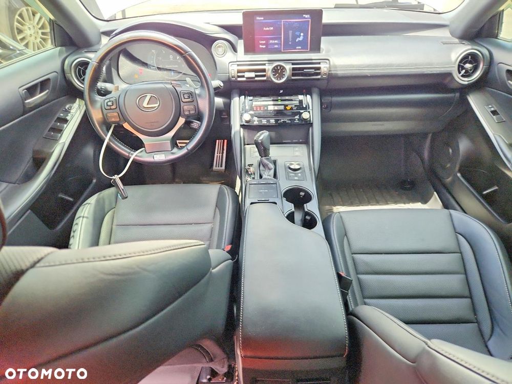 Lexus IS - 8