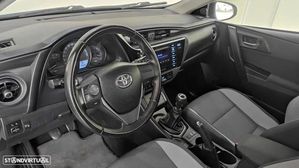 Toyota Auris - 5