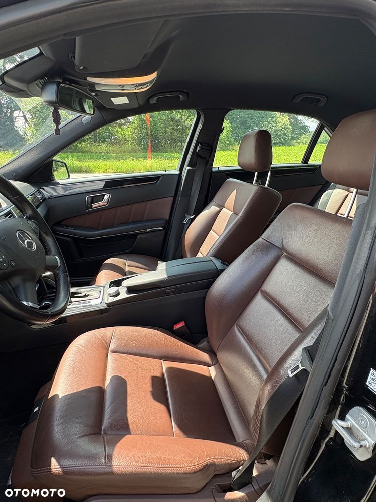 Mercedes-Benz Klasa E 250 CGI BlueEFFICIENCY Avantgarde - 18