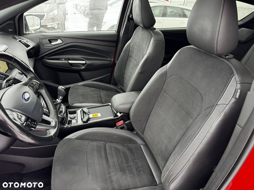 Ford Kuga 2.0 TDCi 4x2 ST-Line - 33