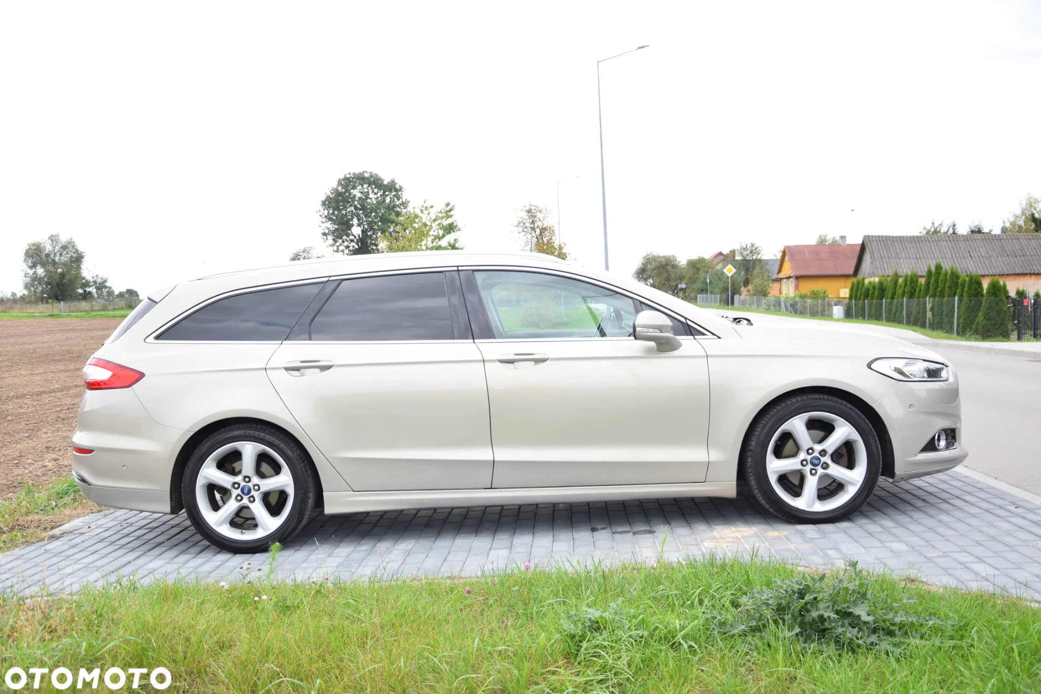 Ford Mondeo - 8