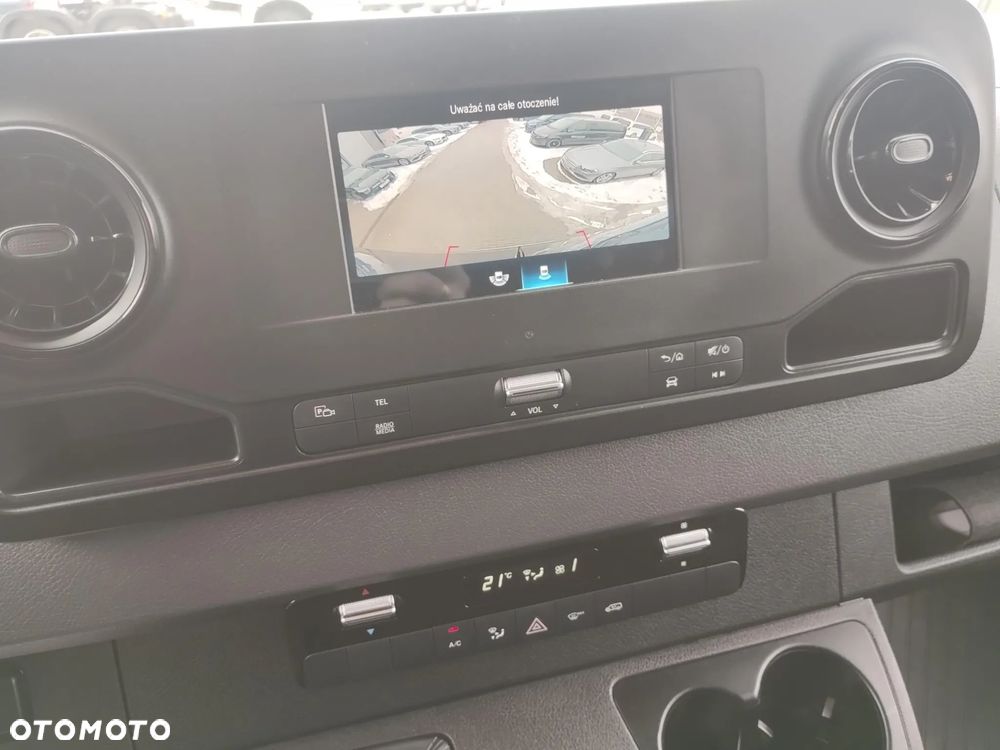 Mercedes-Benz Sprinter 317 - 12