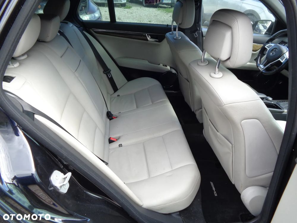 Mercedes-Benz Klasa C 320 CDI Elegance 4-Matic - 12