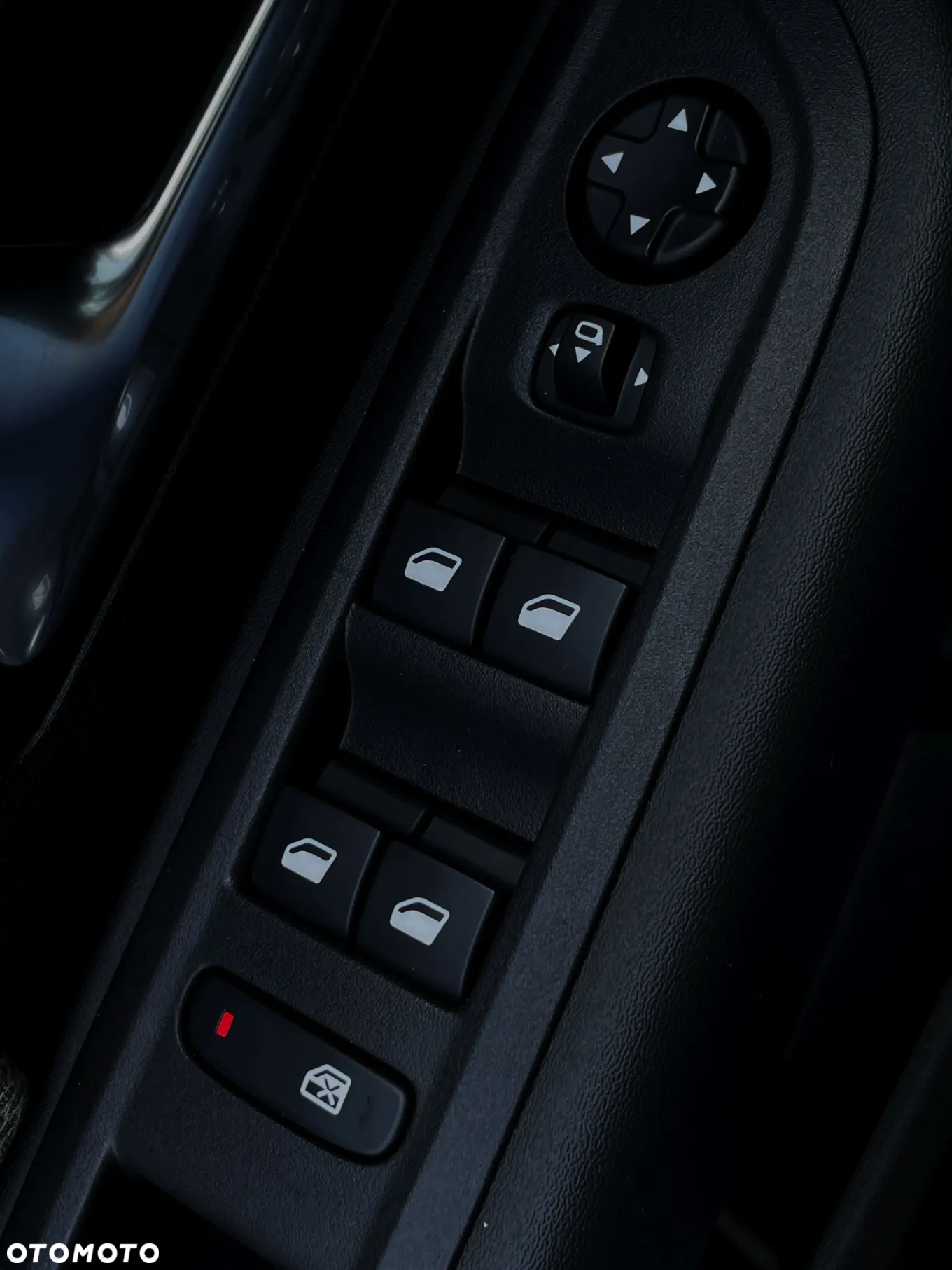 Citroën C4 PureTech 130 Stop&Start EAT8 SHINE - 33