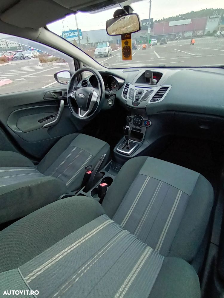 Ford Fiesta - 12