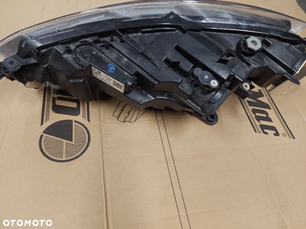 Reflektor prawy seat ibiza V Arona 6F1941 008F - 2