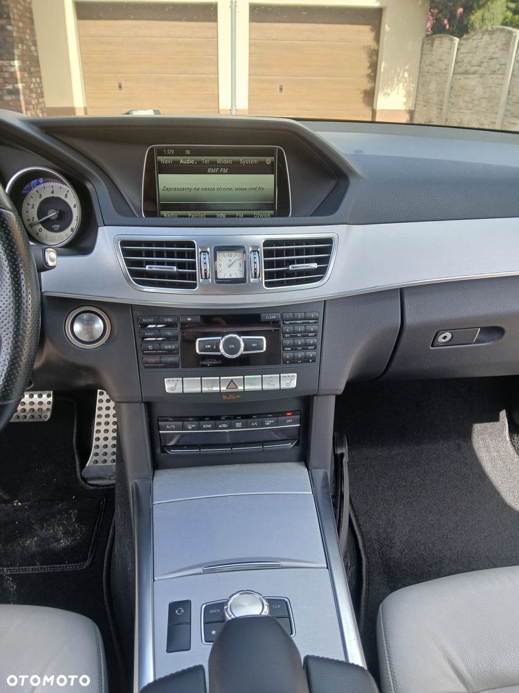 Mercedes-Benz Klasa E 350 4Matic 7G-TRONIC Elegance - 26