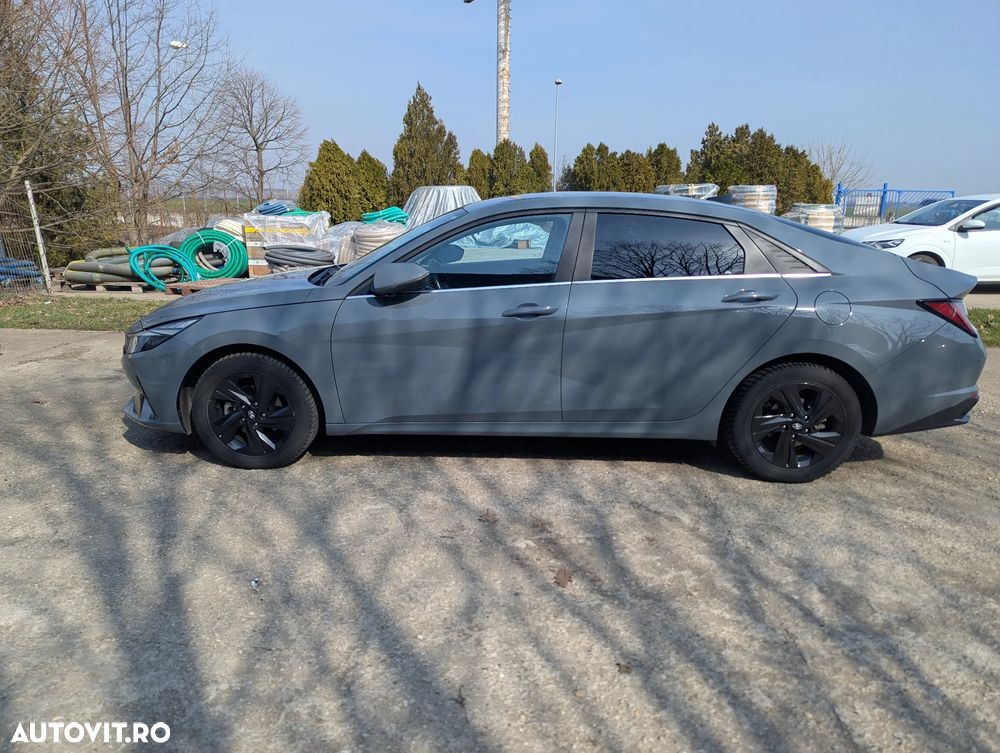 Hyundai Elantra 1.6 l 123 CP CVT Highway - 13