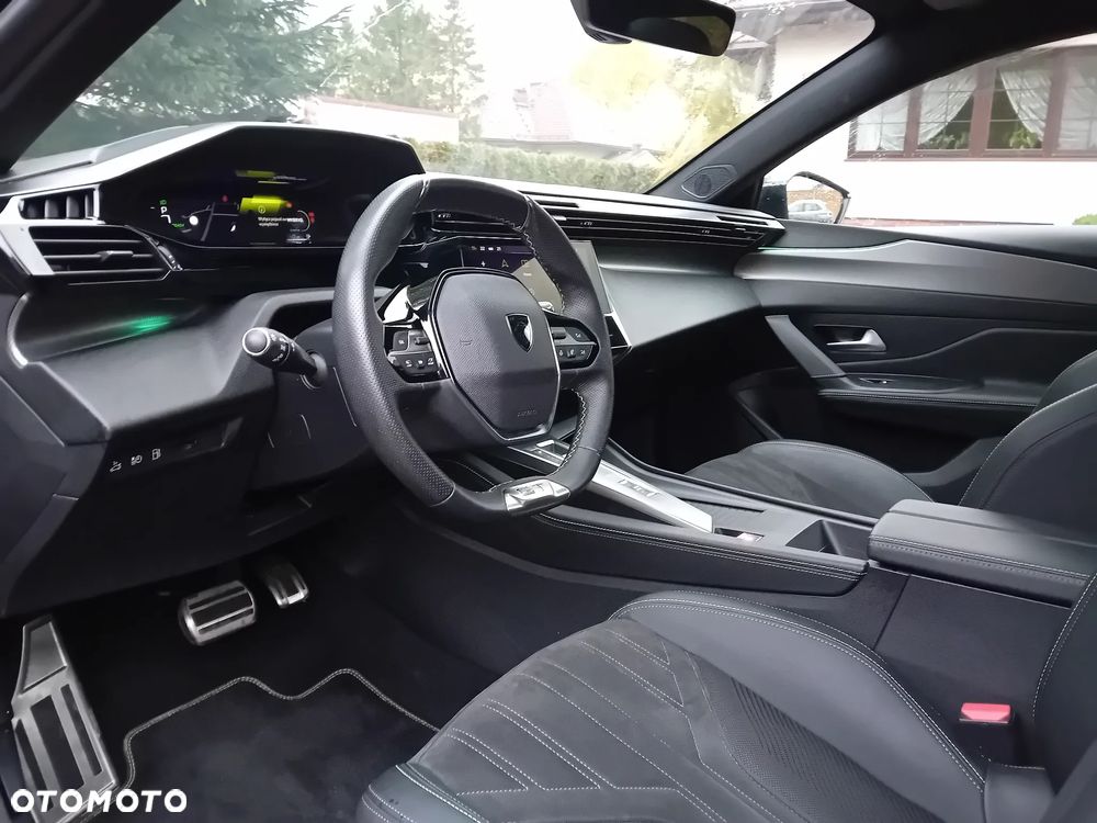 Peugeot 308 SW Plug-In Hybrid 225 e-EAT8 GT - 23