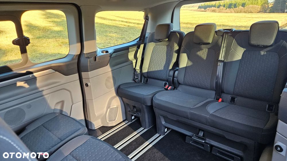Ford Tourneo Custom - 27