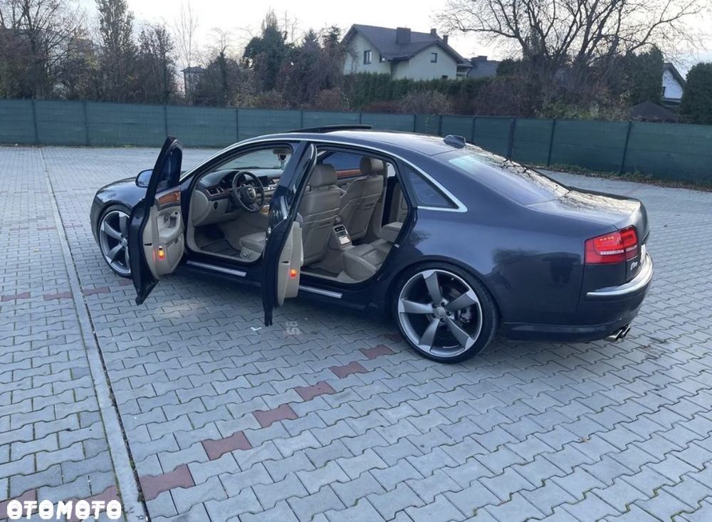 Audi A8 4.2 L Quattro - 7