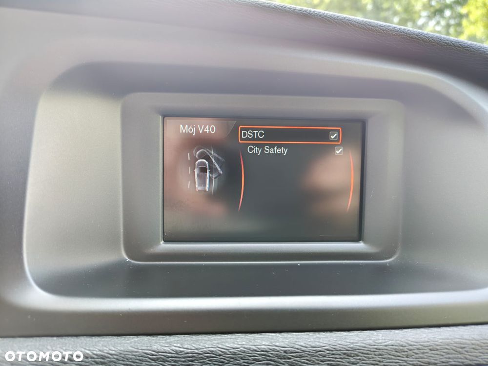 Volvo V40 D2 Momentum - 30