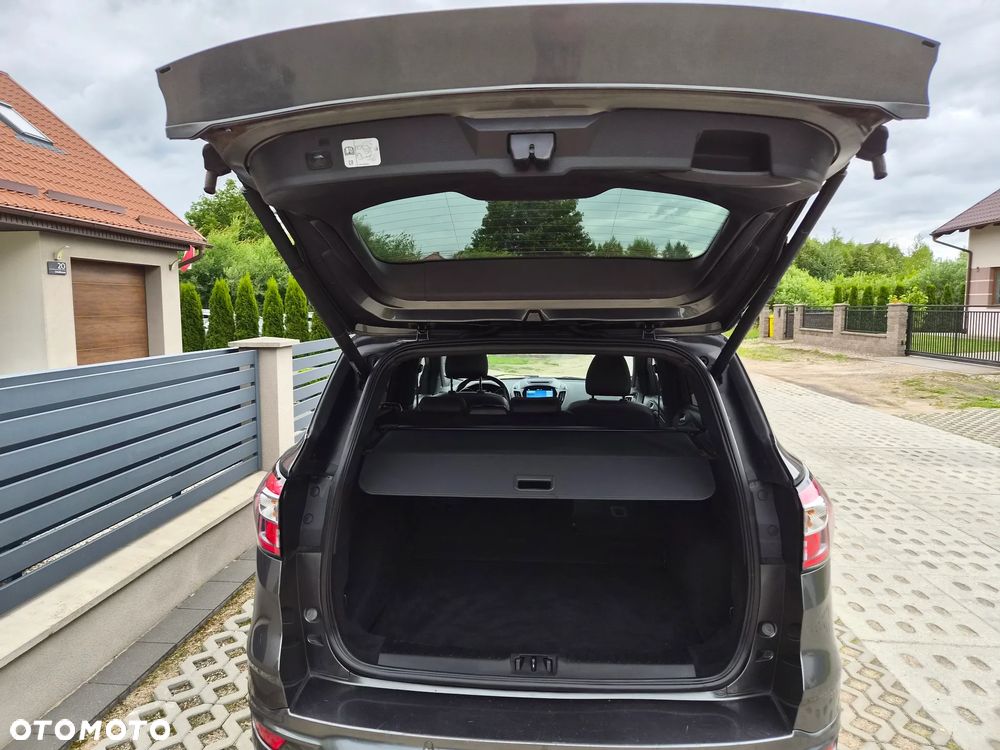 Ford Kuga 1.5 EcoBoost 2x4 ST-Line - 11