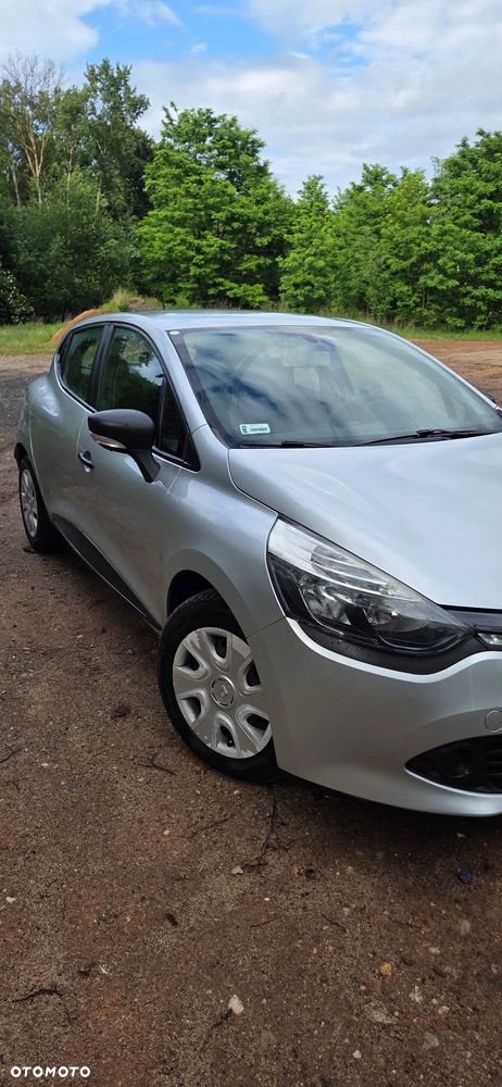 Renault Clio 1.2 16V Life - 11