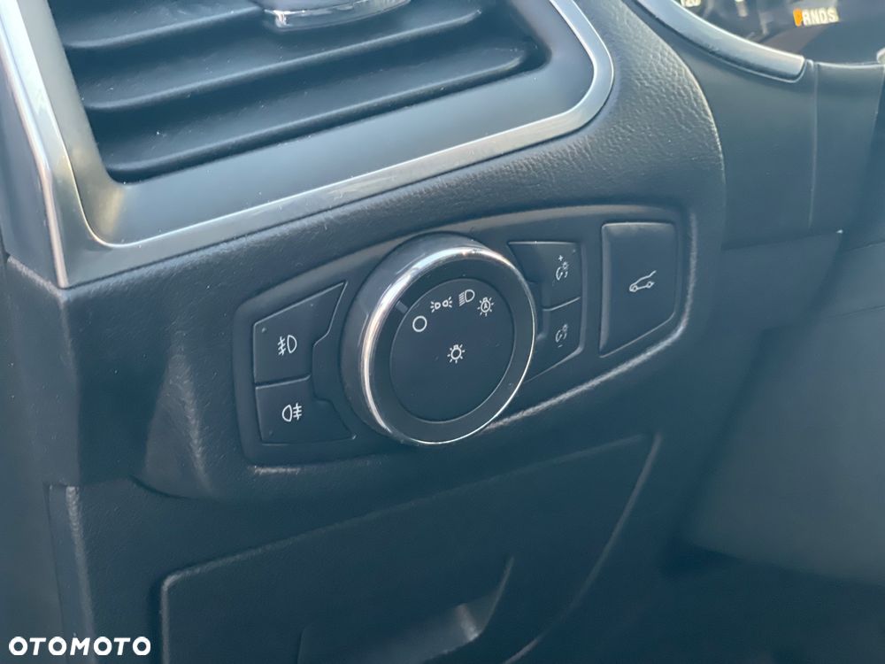 Ford S-Max - 17