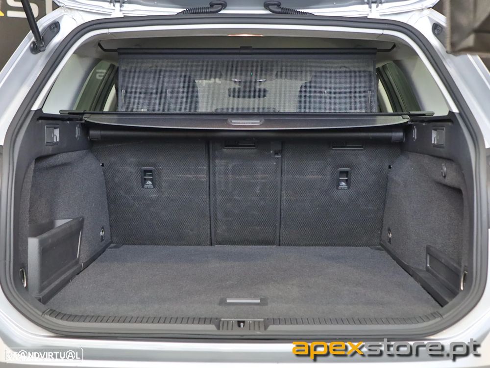 VW Passat Variant - 13